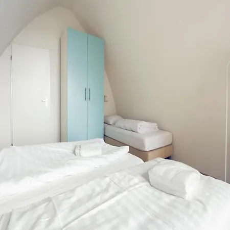 Holiday home Egmond Boulevard With Parking *