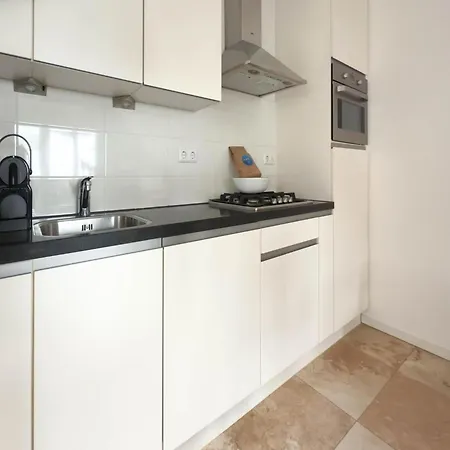 Egmond Boulevard With Parking Holiday home Egmond aan Zee